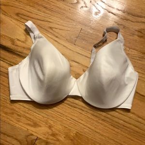 NWOT Vanity Fair lightly lined bra- 36D